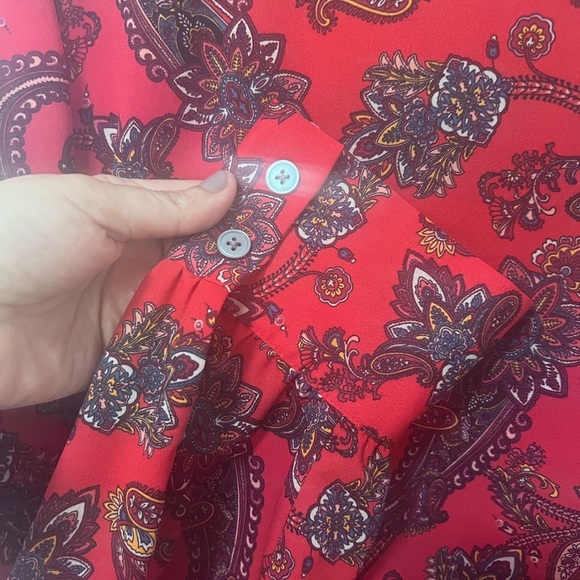 LOFT Red and Blue Long Sleeve plus paisley Relaxed Blouse 22 - Picture 5 of 8